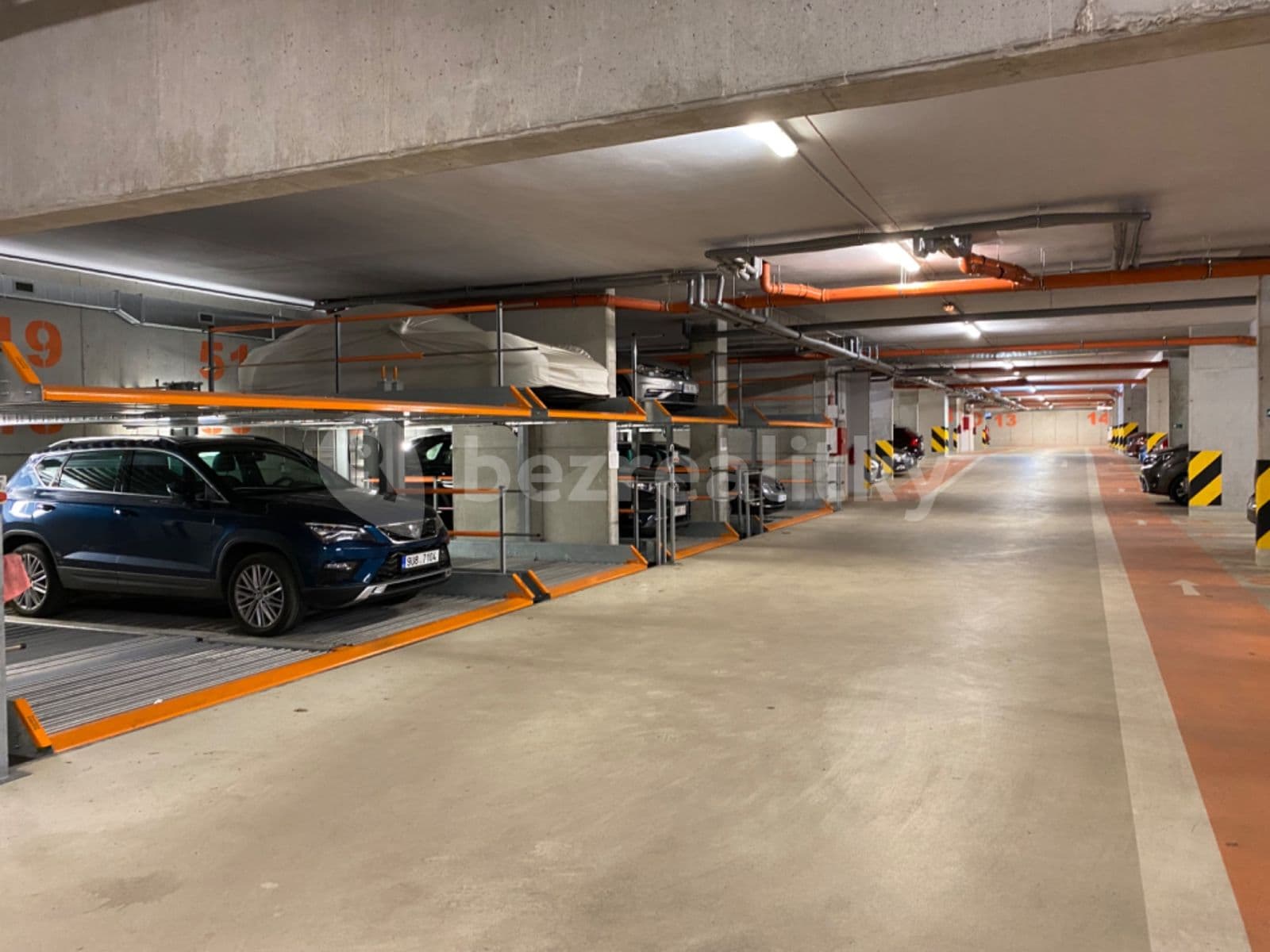 Prenájom garáže 12 m², Jednořadá, Praha, Praha Prenájom garáže 12 m², Jednořadá, Praha, Praha