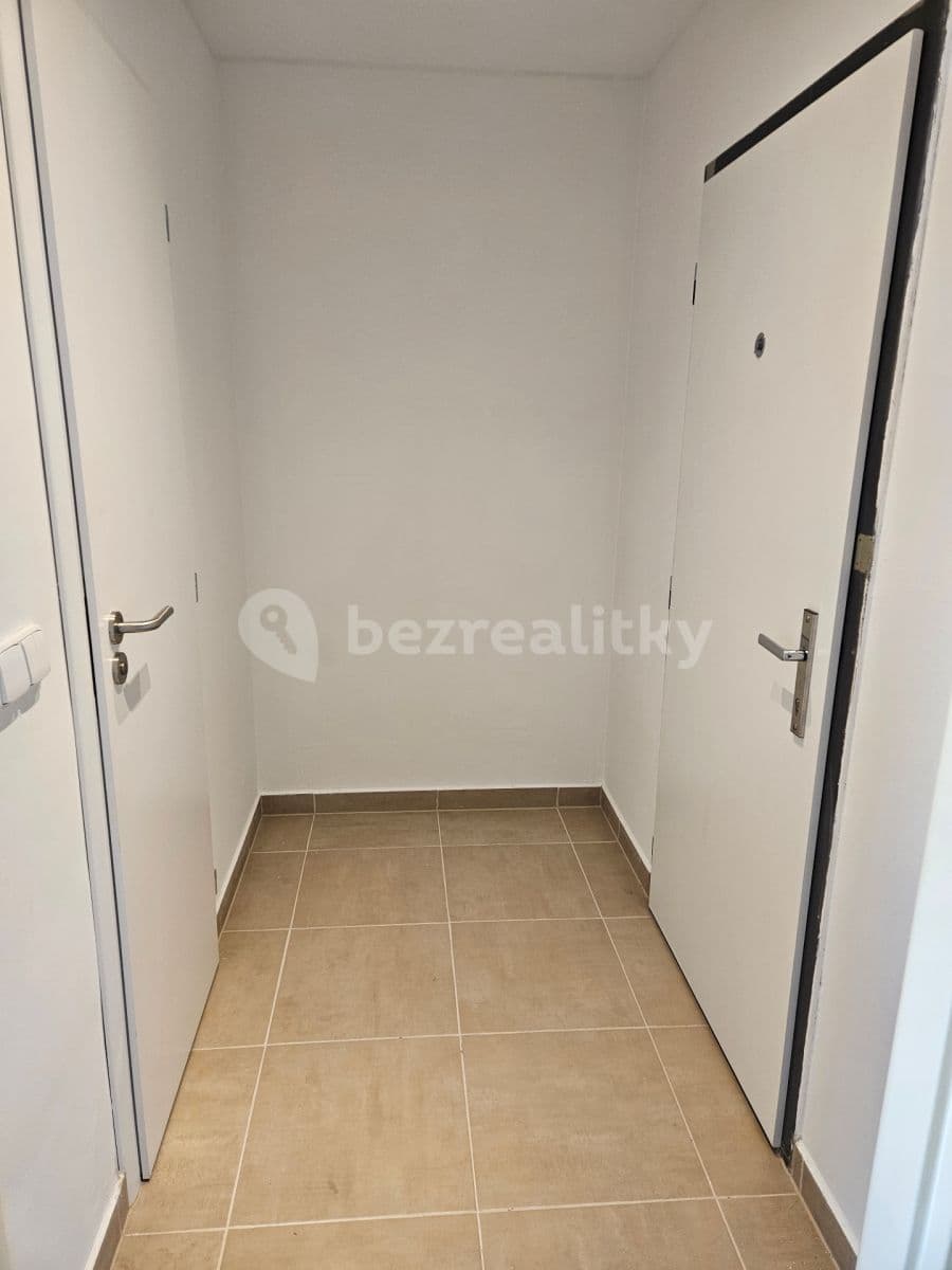 Prenájom bytu 1-izbový 35 m², Habrová, Praha, Praha Prenájom bytu 1-izbový 35 m², Habrová, Praha, Praha