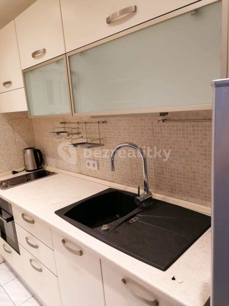 Prenájom bytu 2-izbový 40 m², Fibichova, Praha, Praha Prenájom bytu 2-izbový 40 m², Fibichova, Praha, Praha
