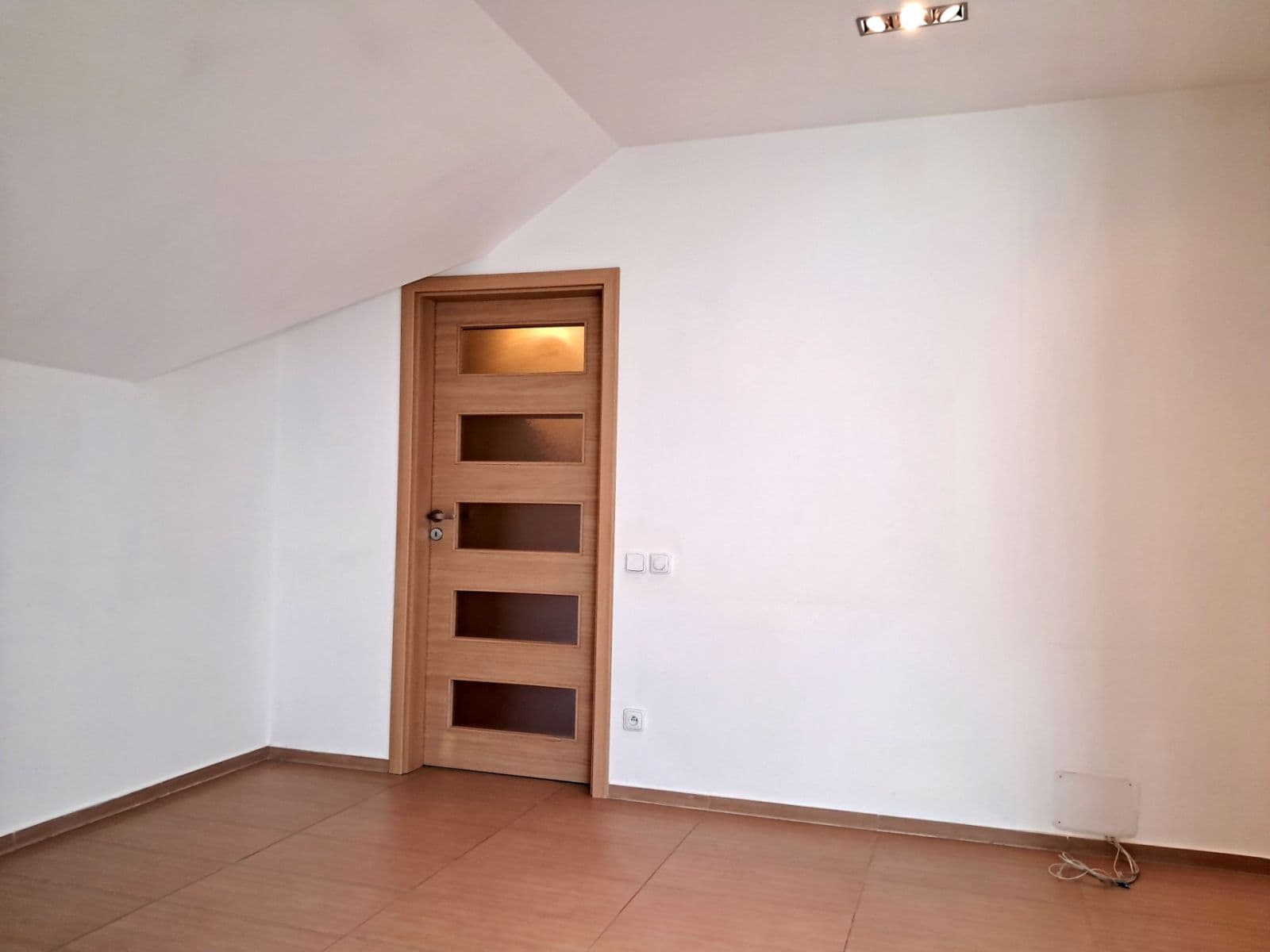 Prenájom bytu 2-izbový 89 m², Libušina, Roudnice nad Labem, Ústecký kraj Prenájom bytu 2-izbový 89 m², Libušina, Roudnice nad Labem, Ústecký kraj