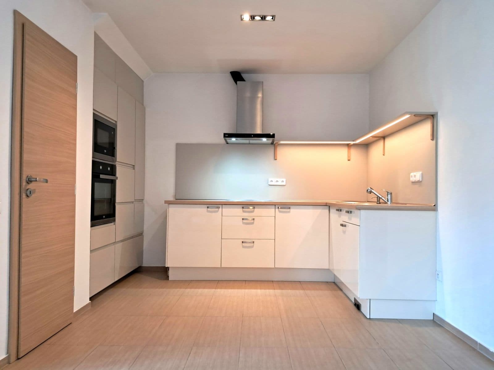Prenájom bytu 2-izbový 89 m², Libušina, Roudnice nad Labem, Ústecký kraj Prenájom bytu 2-izbový 89 m², Libušina, Roudnice nad Labem, Ústecký kraj