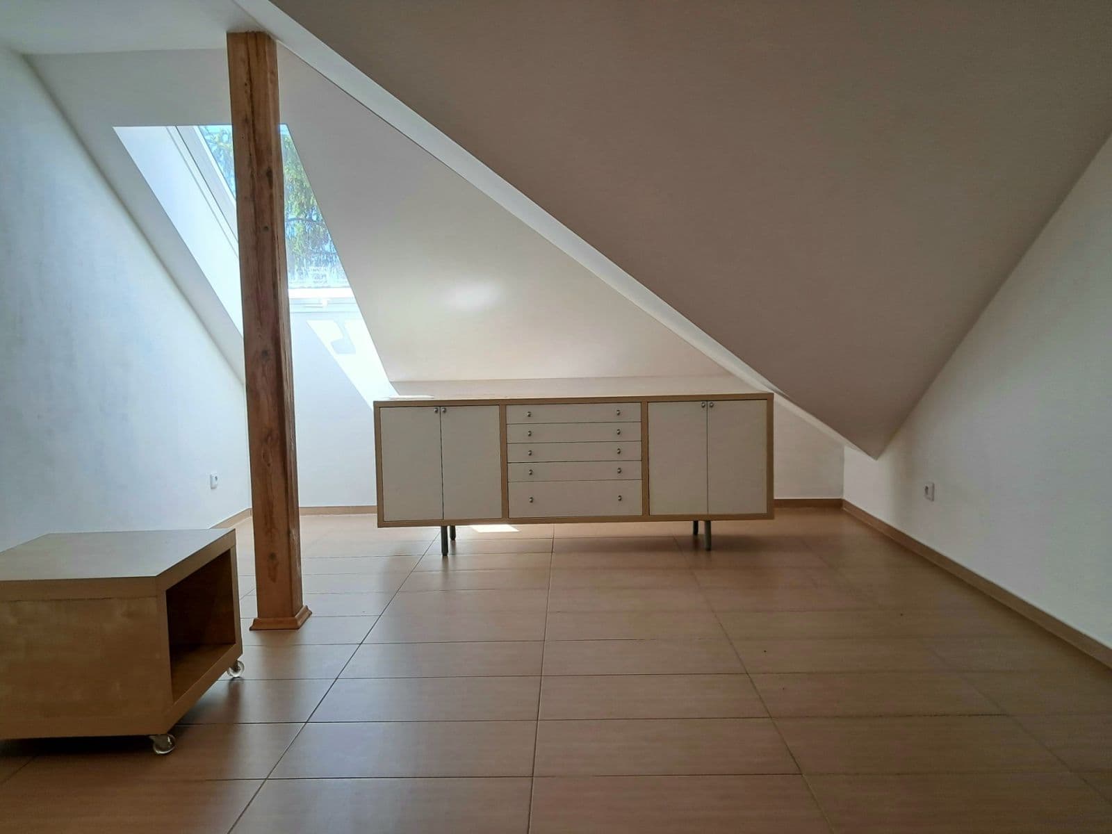 Prenájom bytu 2-izbový 89 m², Libušina, Roudnice nad Labem, Ústecký kraj Prenájom bytu 2-izbový 89 m², Libušina, Roudnice nad Labem, Ústecký kraj