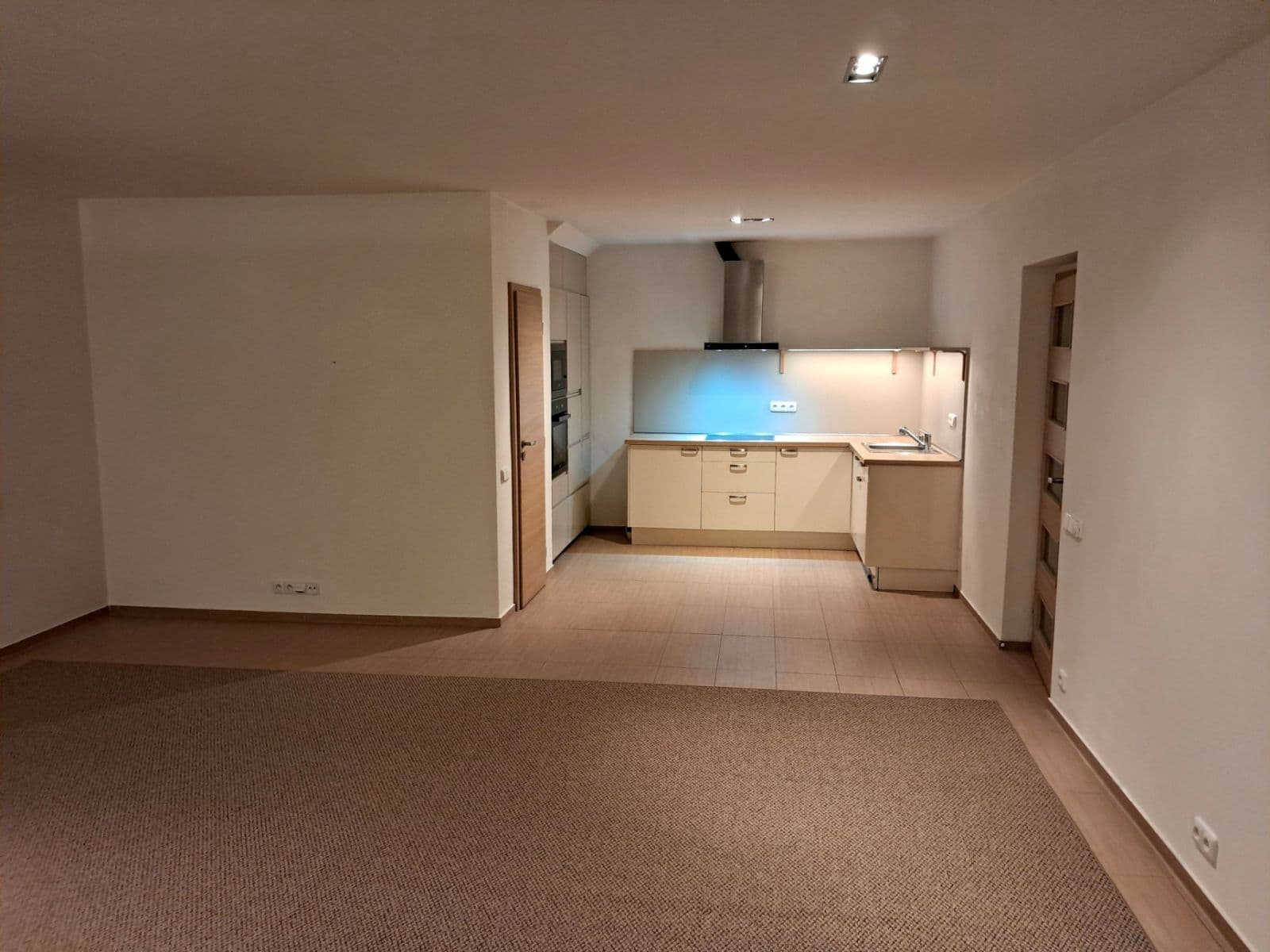 Prenájom bytu 2-izbový 89 m², Libušina, Roudnice nad Labem, Ústecký kraj Prenájom bytu 2-izbový 89 m², Libušina, Roudnice nad Labem, Ústecký kraj
