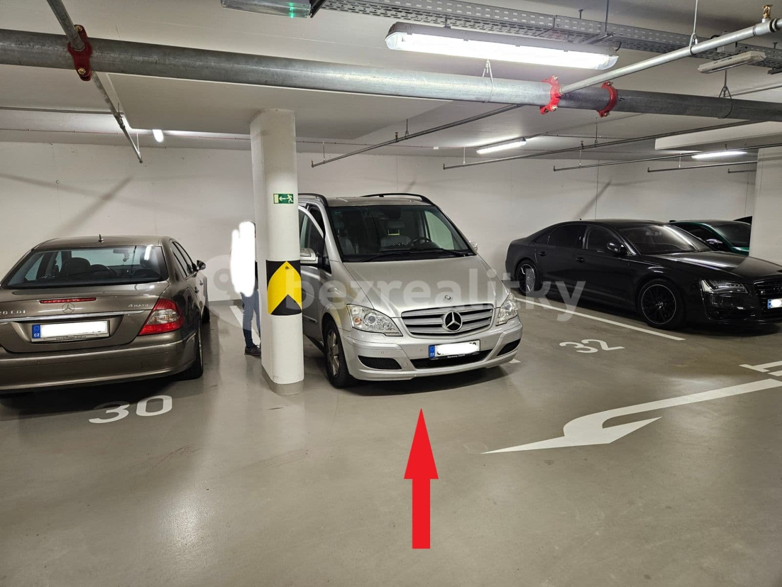 Prenájom garáže 12 m², U Průhonu, Praha, Praha Prenájom garáže 12 m², U Průhonu, Praha, Praha