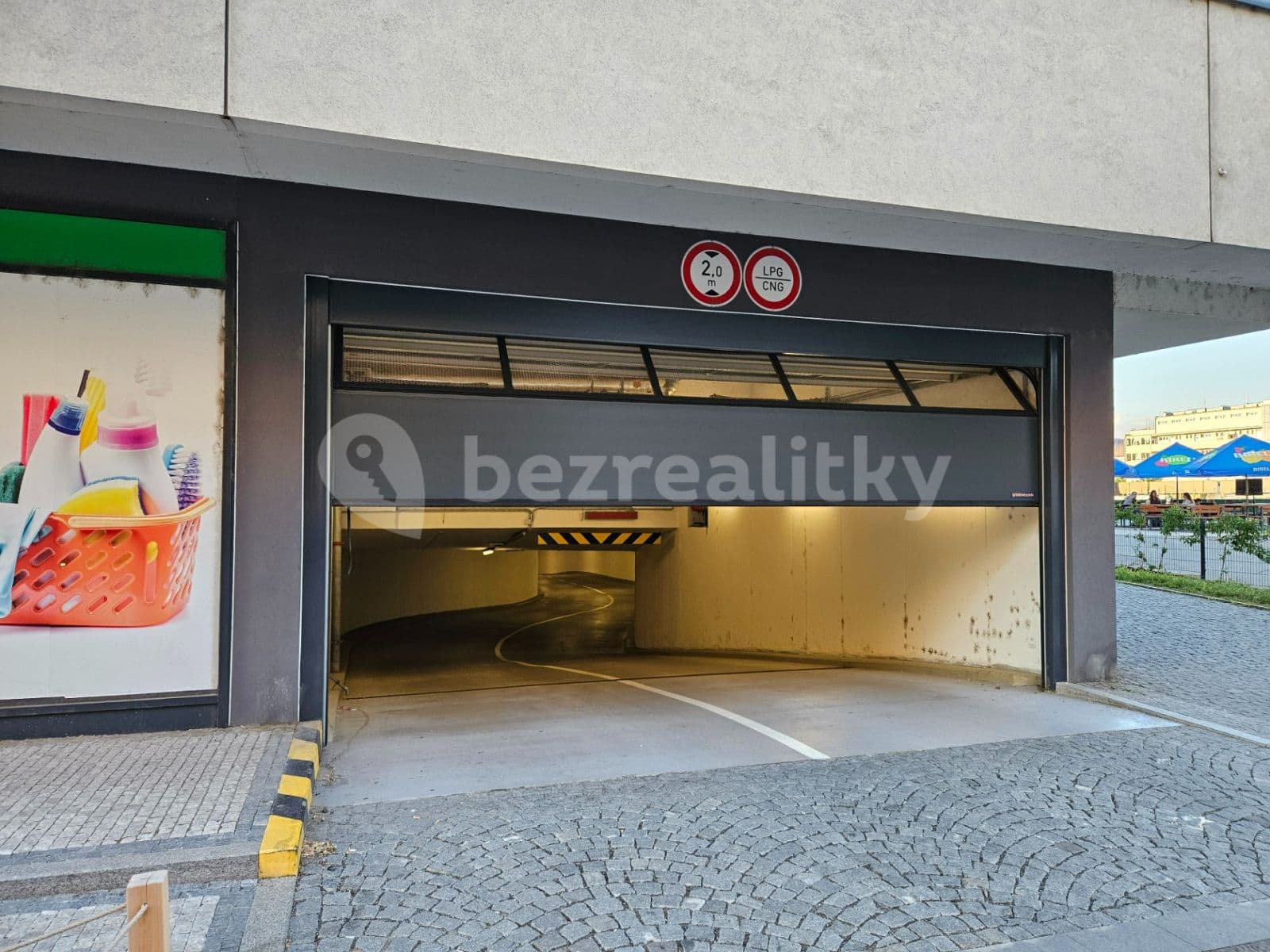 Prenájom garáže 12 m², U Průhonu, Praha, Praha Prenájom garáže 12 m², U Průhonu, Praha, Praha