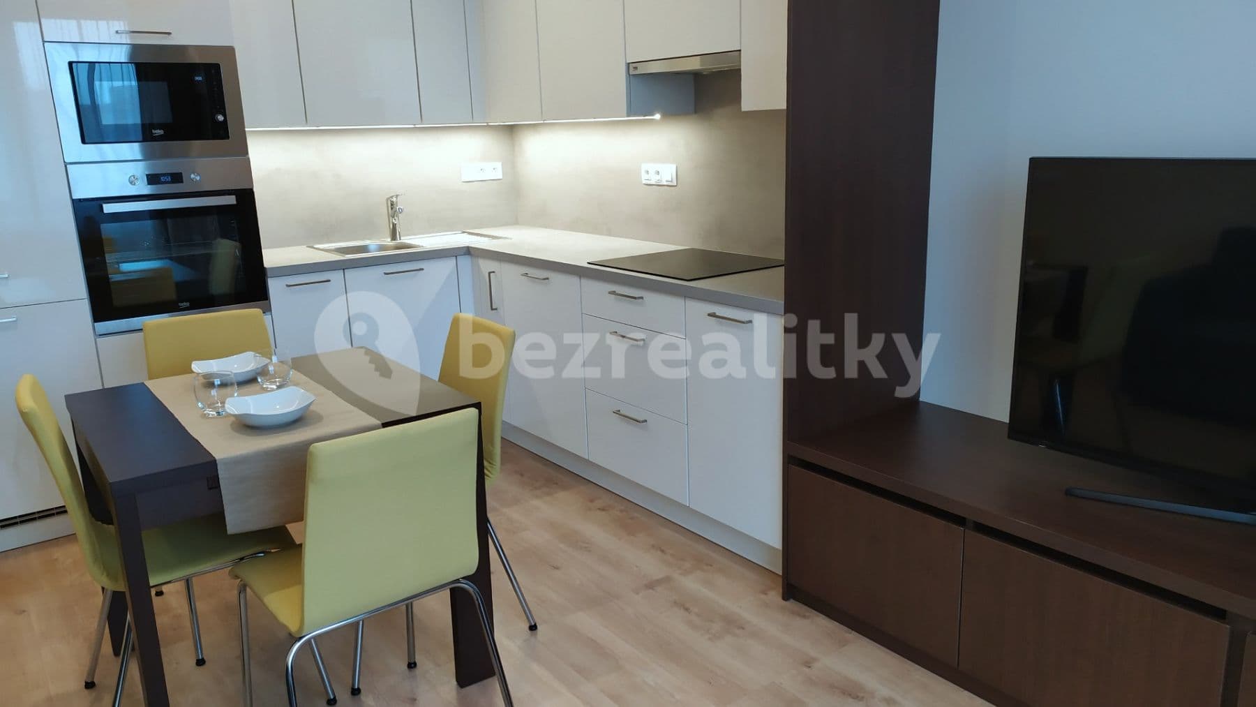 Prenájom bytu 2-izbový 51 m², Mukařovského, Praha, Praha Prenájom bytu 2-izbový 51 m², Mukařovského, Praha, Praha