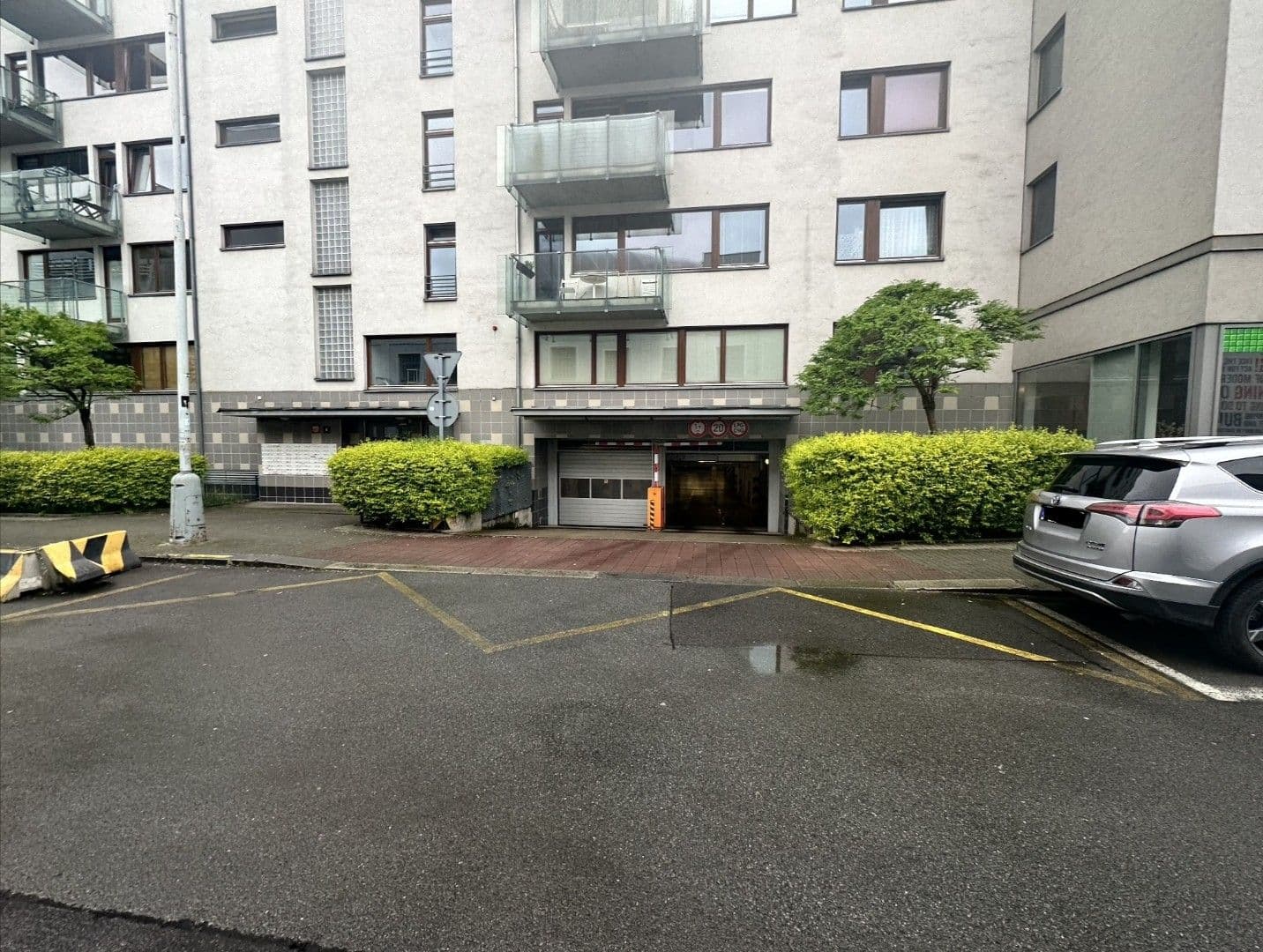Prenájom garáže 11 m², Poupětova, Praha, Praha Prenájom garáže 11 m², Poupětova, Praha, Praha