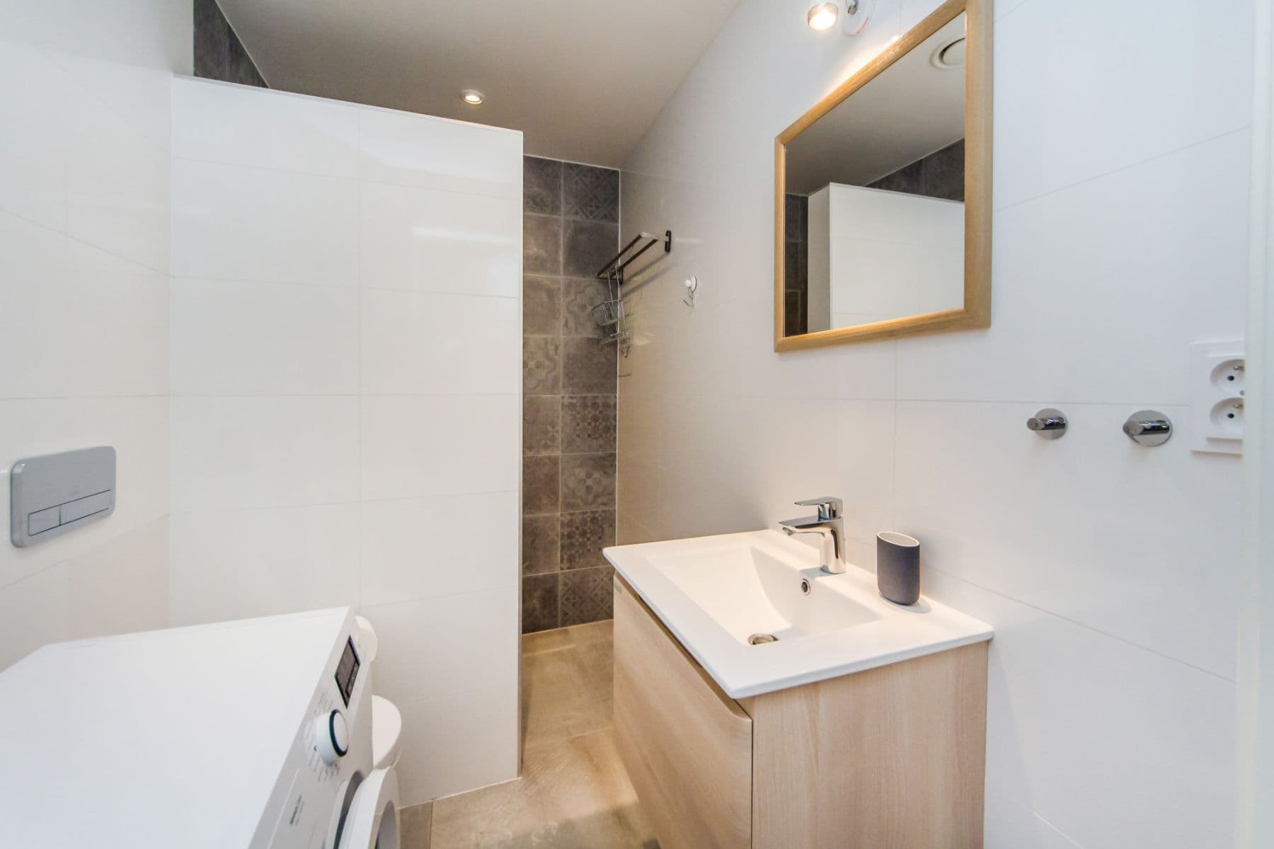Prenájom bytu 29 m², Slavíkova, Praha, Praha Prenájom bytu 29 m², Slavíkova, Praha, Praha
