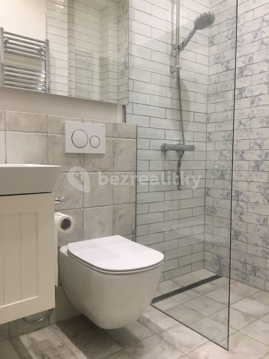 Prenájom bytu 2-izbový 47 m², Rašínovo nábřeží, Praha, Praha Prenájom bytu 2-izbový 47 m², Rašínovo nábřeží, Praha, Praha