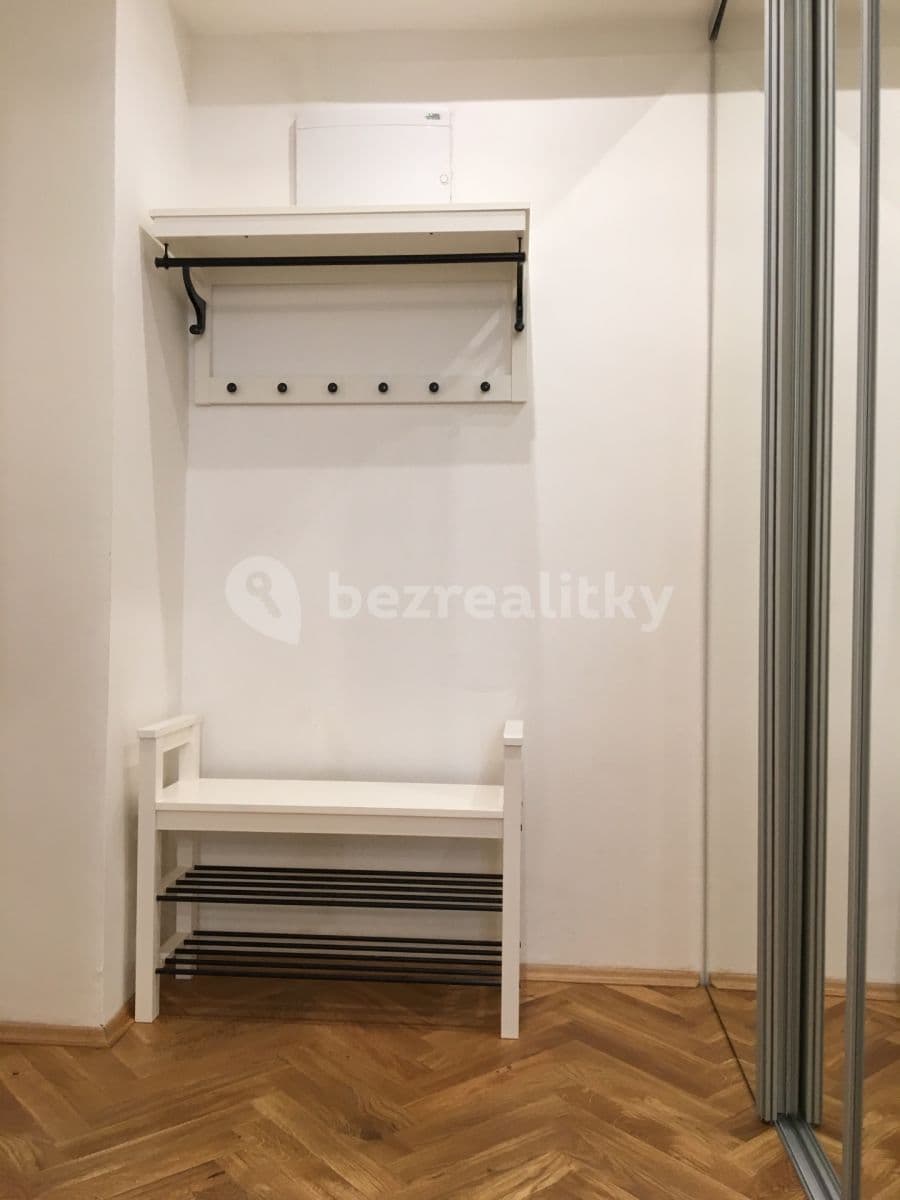 Prenájom bytu 2-izbový 47 m², Rašínovo nábřeží, Praha, Praha Prenájom bytu 2-izbový 47 m², Rašínovo nábřeží, Praha, Praha