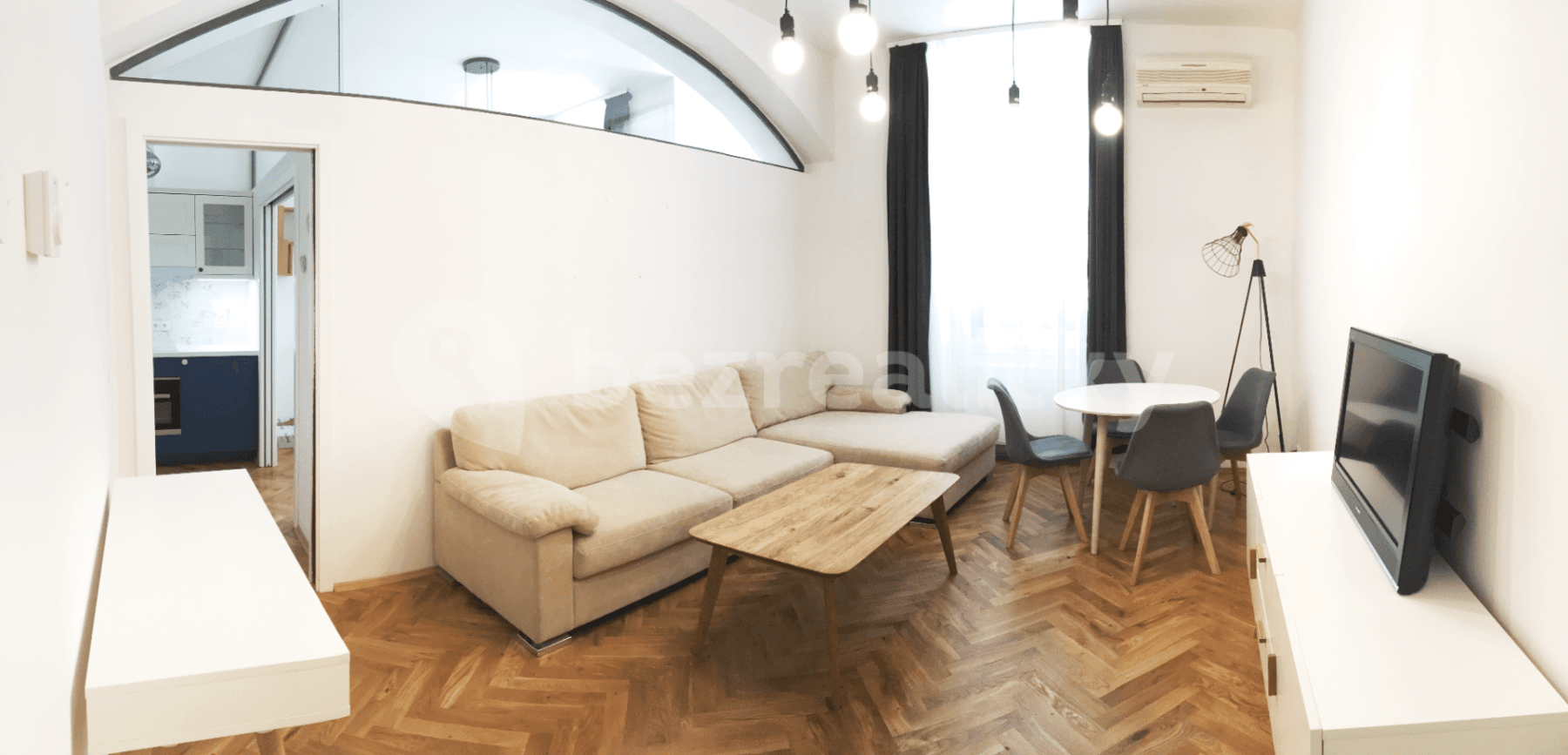 Prenájom bytu 2-izbový 47 m², Rašínovo nábřeží, Praha, Praha Prenájom bytu 2-izbový 47 m², Rašínovo nábřeží, Praha, Praha