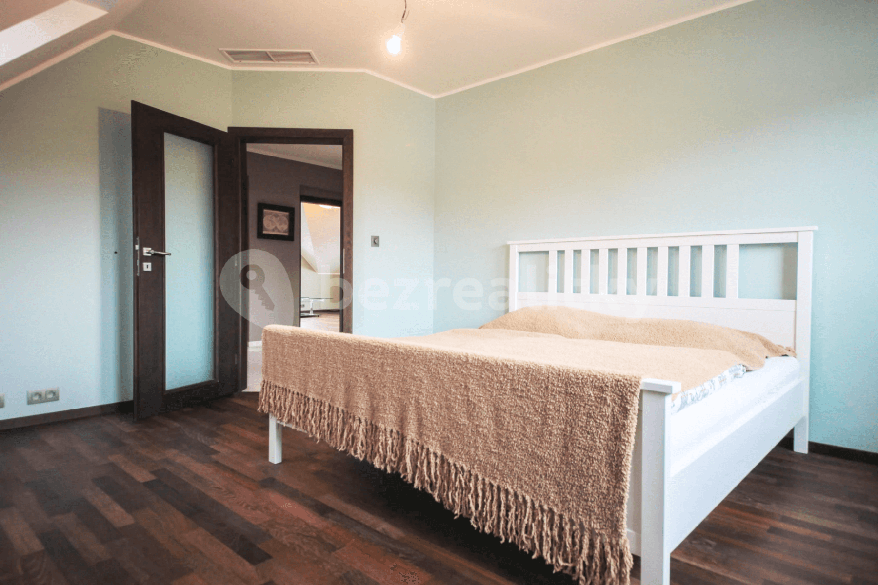 Prenájom domu 220 m², pozemek 821 m², Pod Ovčínem, Praha, Praha Prenájom domu 220 m², pozemek 821 m², Pod Ovčínem, Praha, Praha