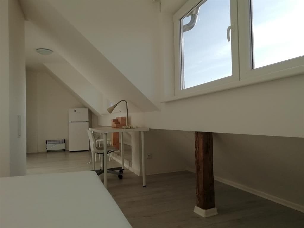 Prenájom bytu 1-izbový 40 m², Vysokoškolská, Praha, Praha Prenájom bytu 1-izbový 40 m², Vysokoškolská, Praha, Praha