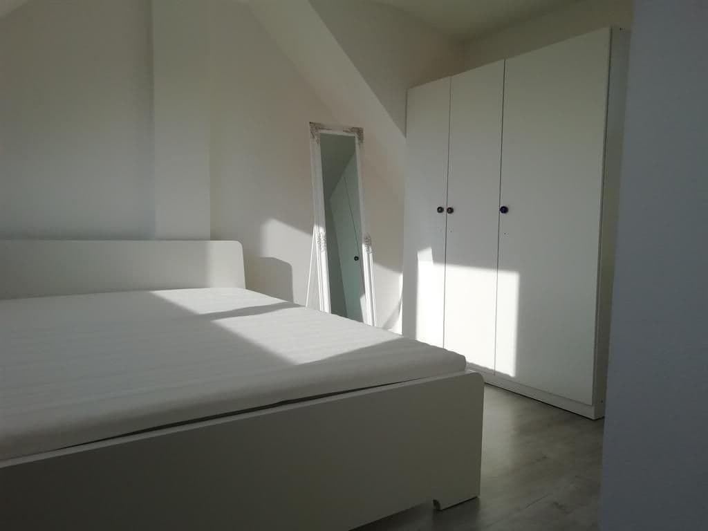 Prenájom bytu 1-izbový 40 m², Vysokoškolská, Praha, Praha Prenájom bytu 1-izbový 40 m², Vysokoškolská, Praha, Praha