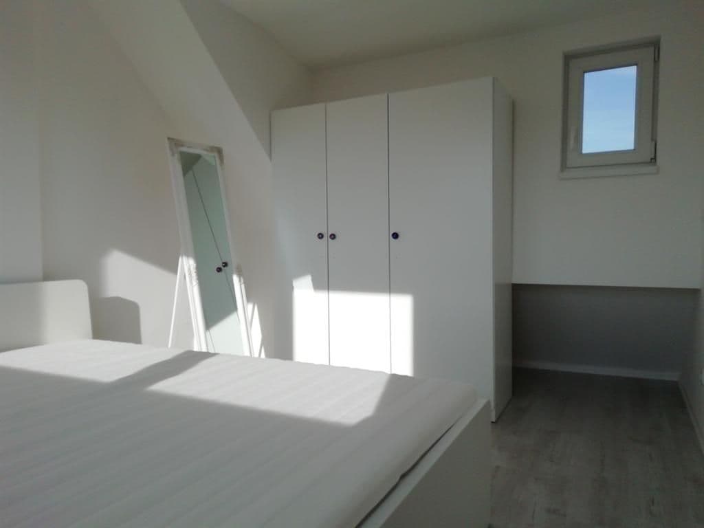 Prenájom bytu 1-izbový 40 m², Vysokoškolská, Praha, Praha Prenájom bytu 1-izbový 40 m², Vysokoškolská, Praha, Praha