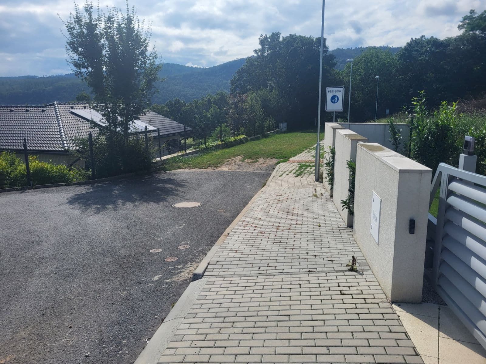 Predaj pozemku 2.527 m², Černošice, Středočeský kraj Predaj pozemku 2.527 m², Černošice, Středočeský kraj