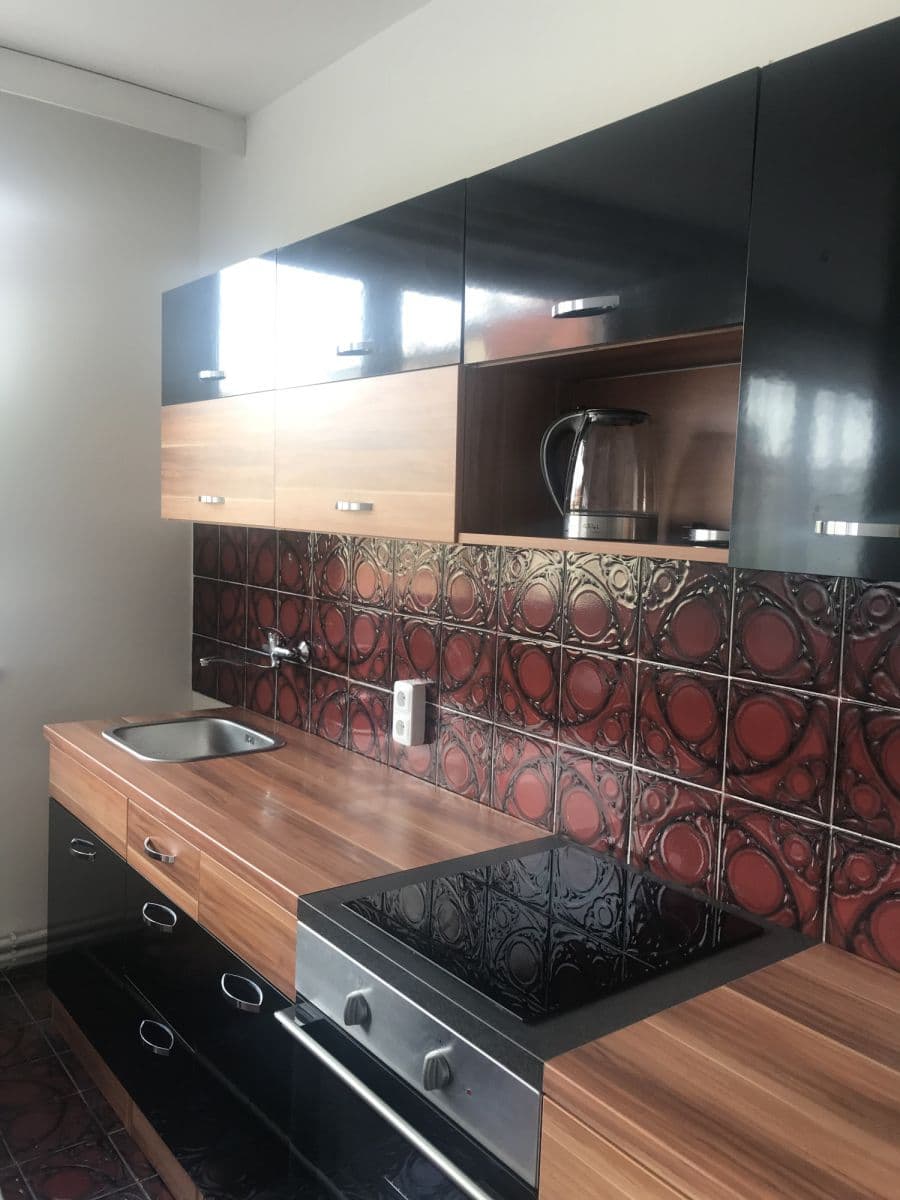 Prenájom bytu 300 m², U Družstva Práce A, Praha, Praha Prenájom bytu 300 m², U Družstva Práce A, Praha, Praha