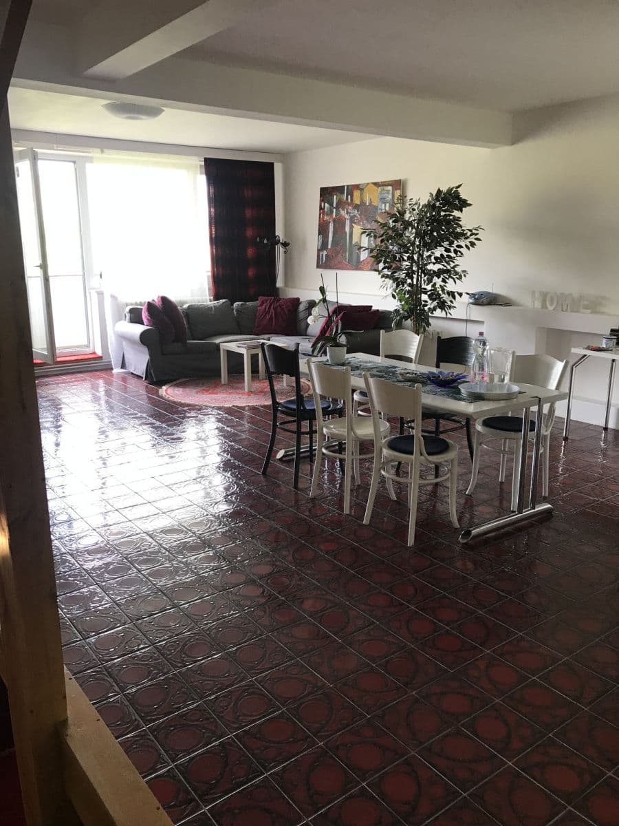 Prenájom bytu 300 m², U Družstva Práce A, Praha, Praha Prenájom bytu 300 m², U Družstva Práce A, Praha, Praha