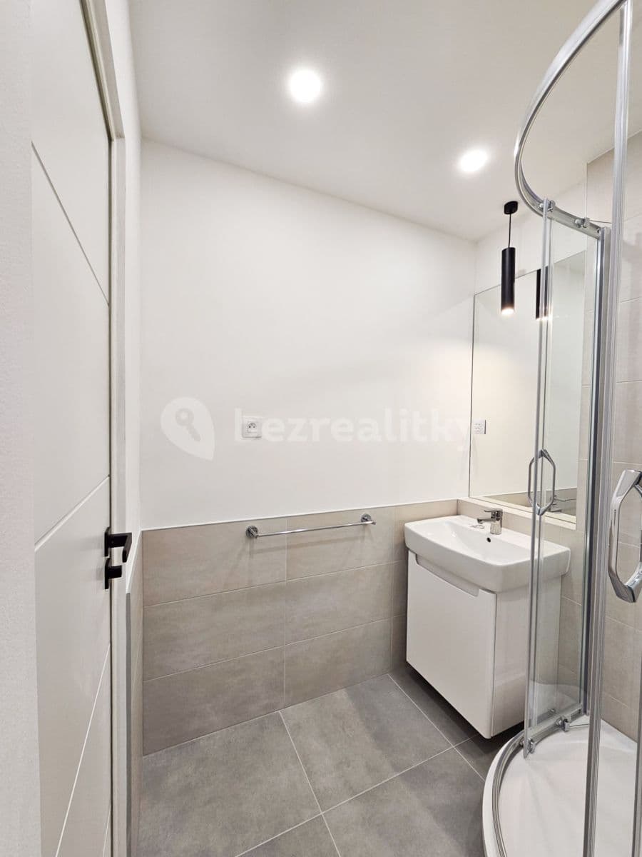 Prenájom bytu 1-izbový 40 m², Brněnská, Plzeň, Plzeňský kraj Prenájom bytu 1-izbový 40 m², Brněnská, Plzeň, Plzeňský kraj