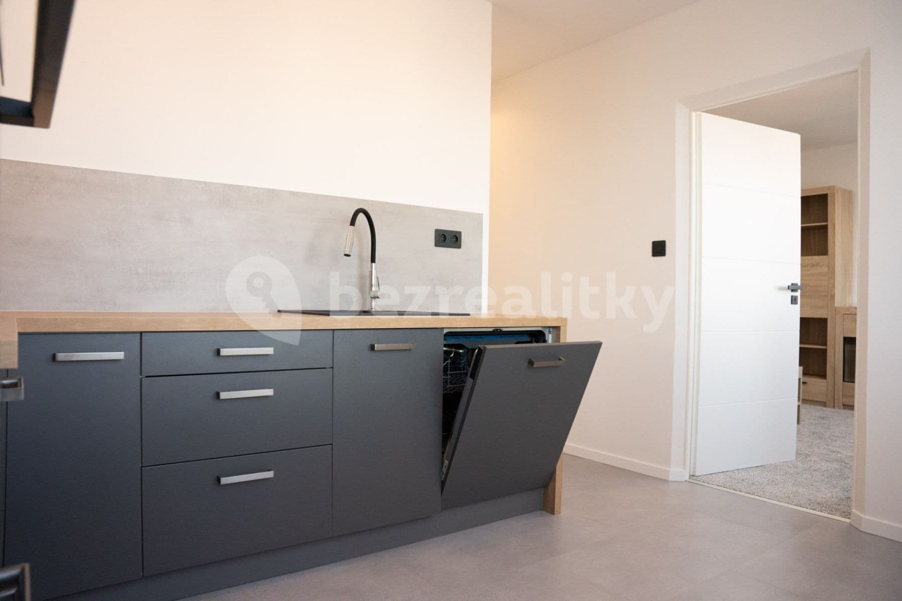 Prenájom bytu 1-izbový 40 m², Brněnská, Plzeň, Plzeňský kraj Prenájom bytu 1-izbový 40 m², Brněnská, Plzeň, Plzeňský kraj