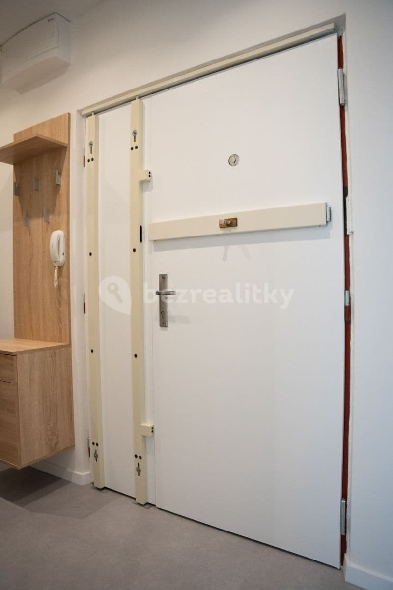 Prenájom bytu 1-izbový 40 m², Brněnská, Plzeň, Plzeňský kraj Prenájom bytu 1-izbový 40 m², Brněnská, Plzeň, Plzeňský kraj