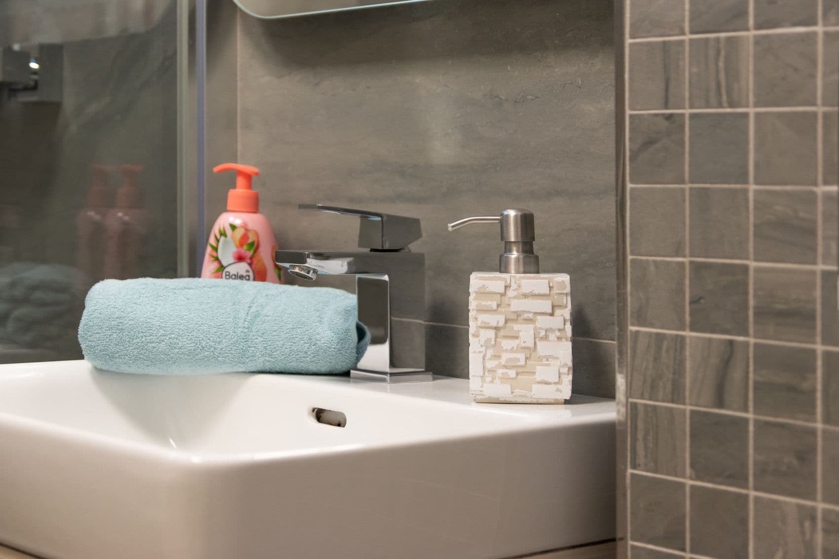 Prenájom bytu 40 m², U Michelského mlýna, Praha, Praha Prenájom bytu 40 m², U Michelského mlýna, Praha, Praha