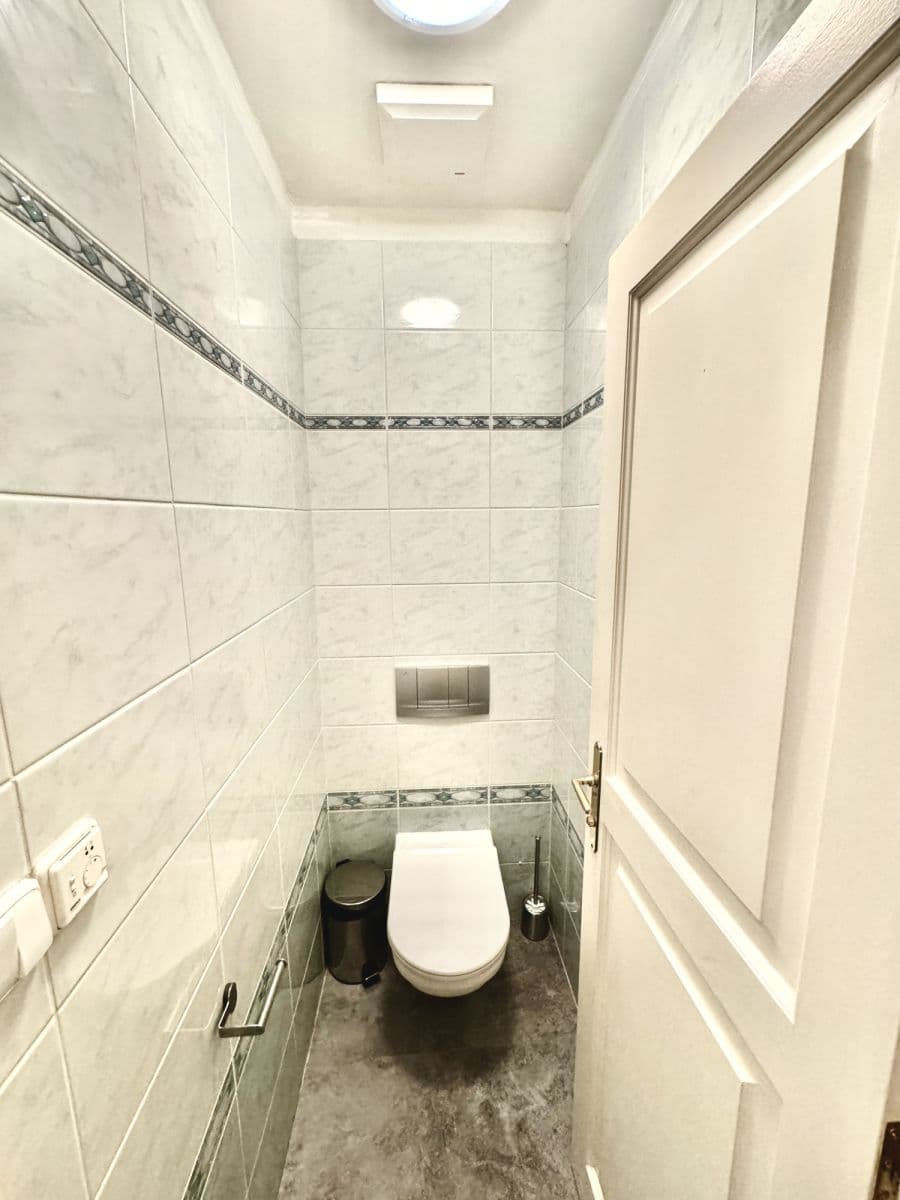 Prenájom bytu 40 m², Mostecká, Praha, Praha Prenájom bytu 40 m², Mostecká, Praha, Praha