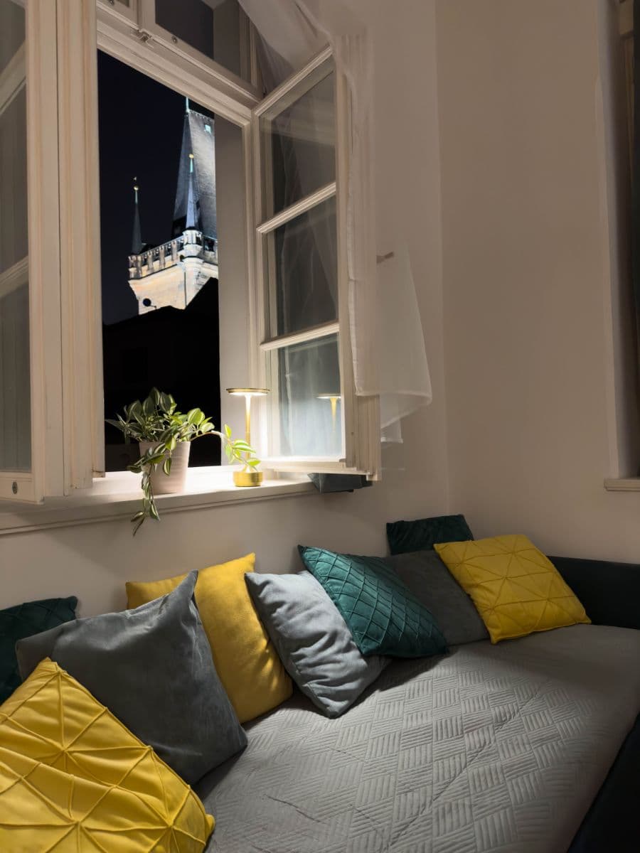 Prenájom bytu 40 m², Mostecká, Praha, Praha Prenájom bytu 40 m², Mostecká, Praha, Praha