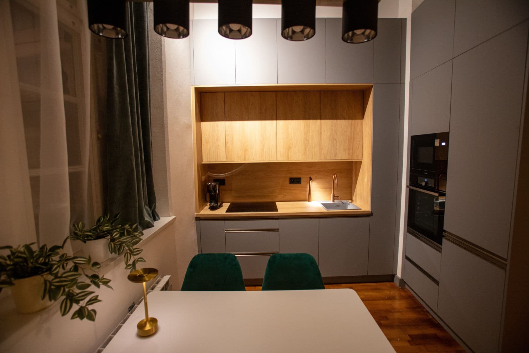 Prenájom bytu 40 m², Mostecká, Praha, Praha Prenájom bytu 40 m², Mostecká, Praha, Praha