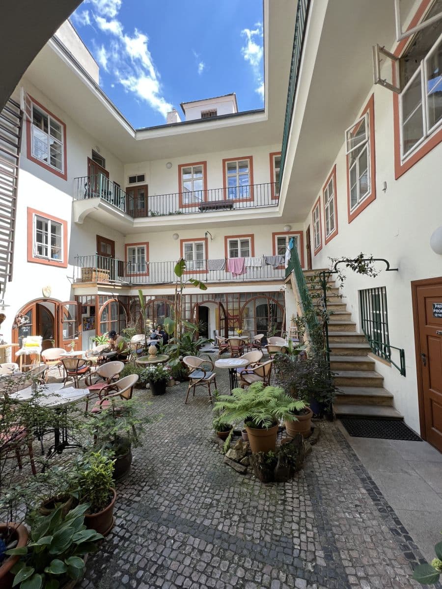 Prenájom bytu 40 m², Mostecká, Praha, Praha Prenájom bytu 40 m², Mostecká, Praha, Praha