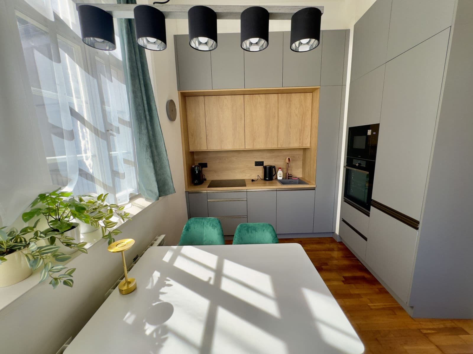 Prenájom bytu 40 m², Mostecká, Praha, Praha Prenájom bytu 40 m², Mostecká, Praha, Praha