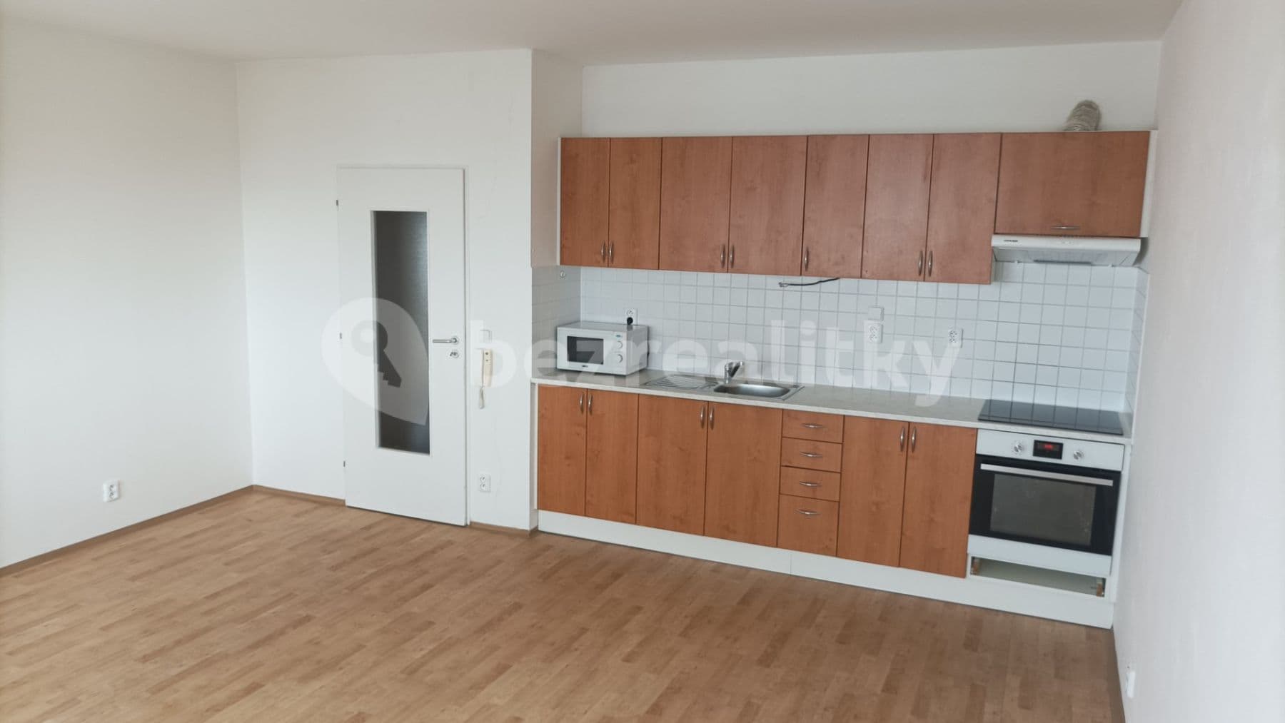 Prenájom bytu 1-izbový 34 m², Sluneční náměstí, Praha, Praha Prenájom bytu 1-izbový 34 m², Sluneční náměstí, Praha, Praha
