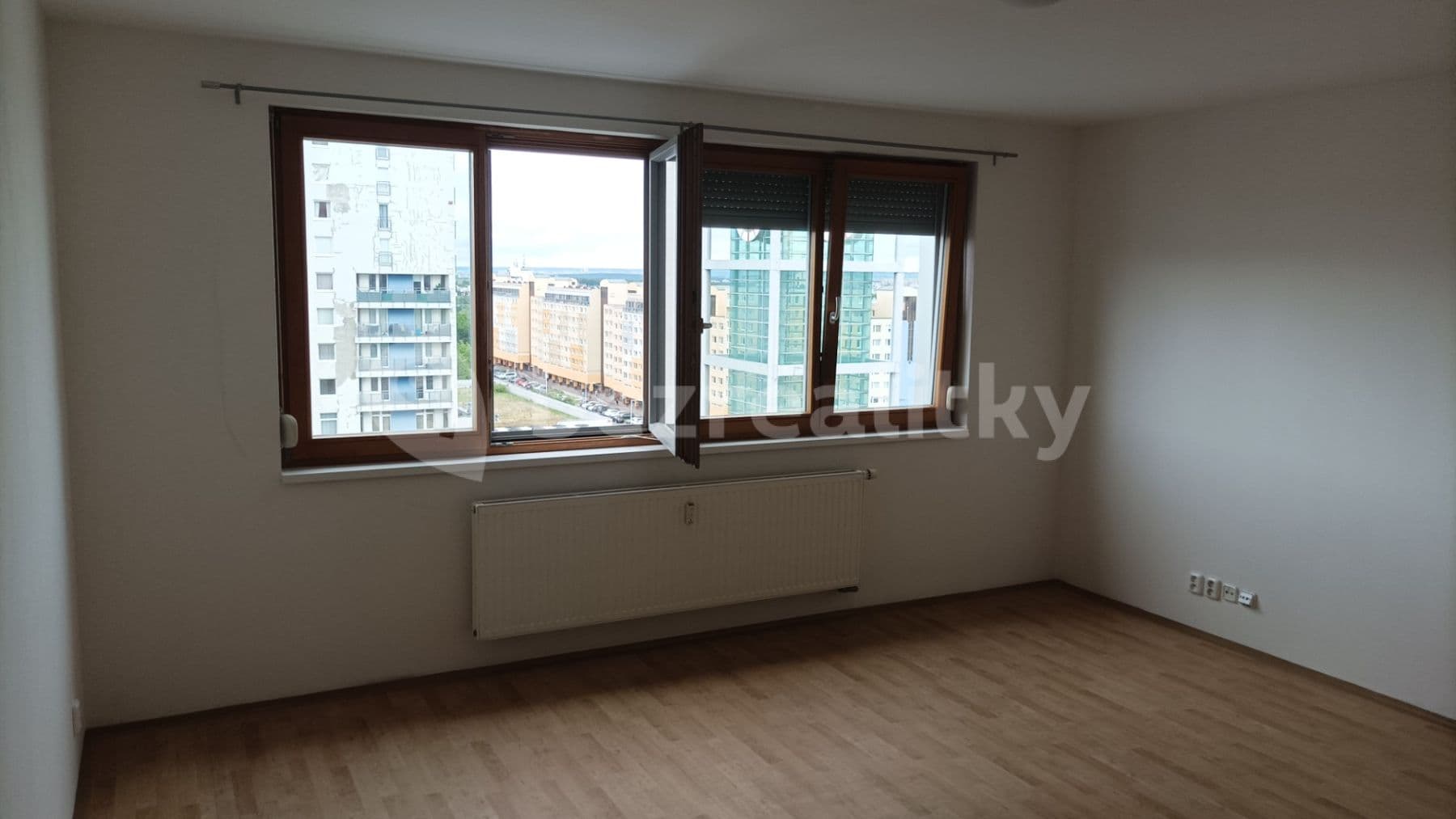 Prenájom bytu 1-izbový 34 m², Sluneční náměstí, Praha, Praha Prenájom bytu 1-izbový 34 m², Sluneční náměstí, Praha, Praha