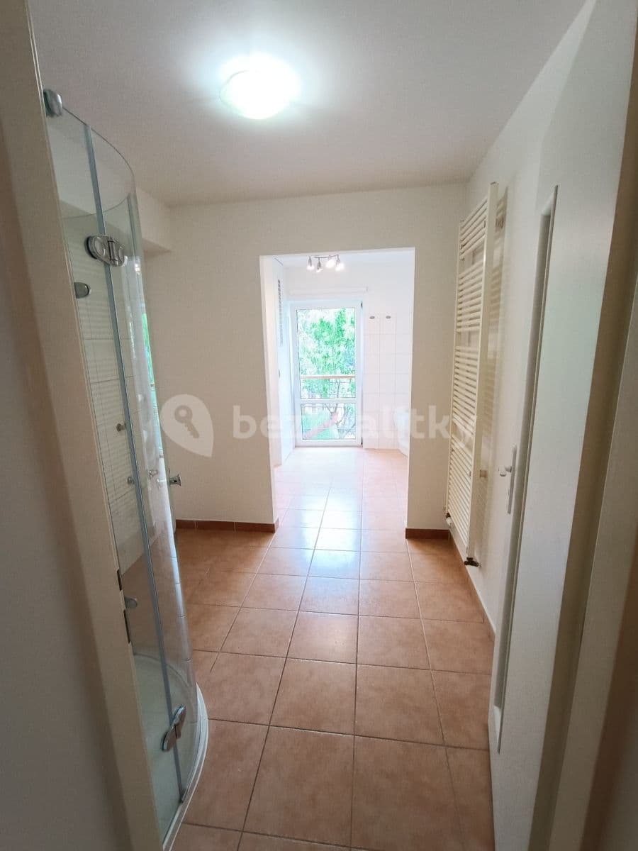 Prenájom bytu 3-izbový 86 m², Kučerové, Praha, Praha Prenájom bytu 3-izbový 86 m², Kučerové, Praha, Praha