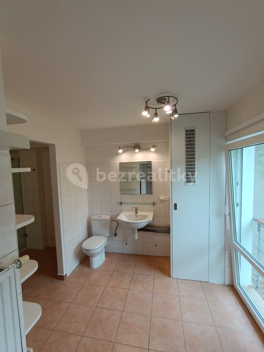 Prenájom bytu 3-izbový 86 m², Kučerové, Praha, Praha Prenájom bytu 3-izbový 86 m², Kučerové, Praha, Praha