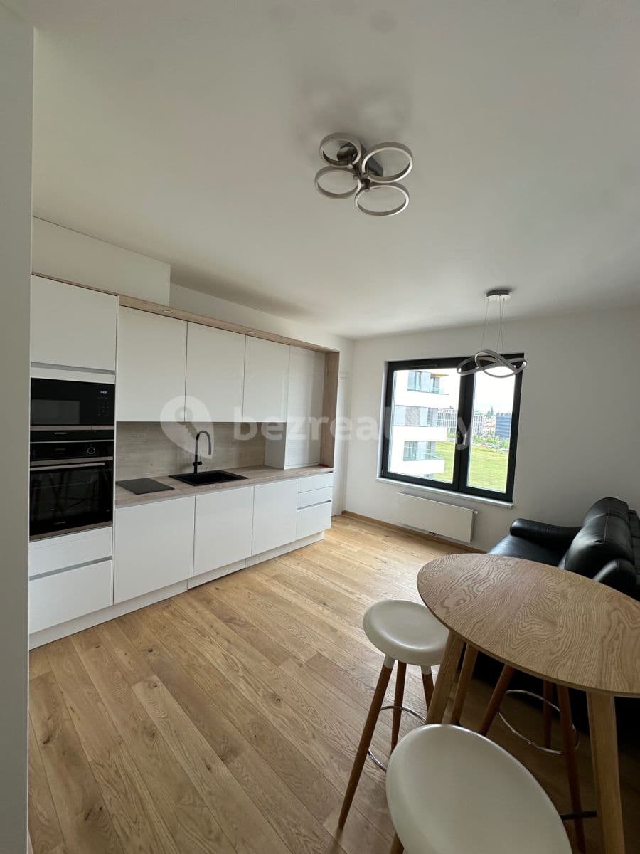 Prenájom bytu 2-izbový 40 m², Růžodolská, Praha, Praha Prenájom bytu 2-izbový 40 m², Růžodolská, Praha, Praha