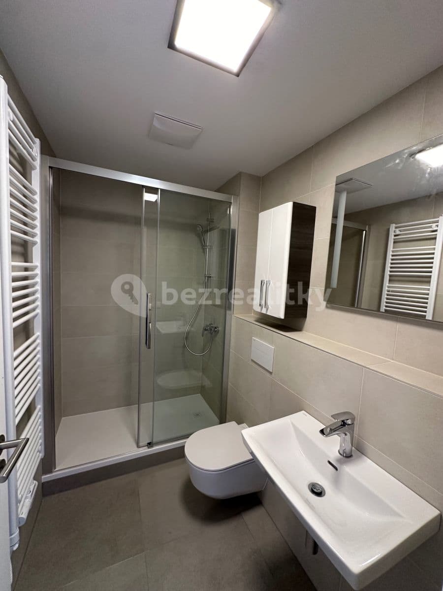 Prenájom bytu 2-izbový 40 m², Růžodolská, Praha, Praha Prenájom bytu 2-izbový 40 m², Růžodolská, Praha, Praha