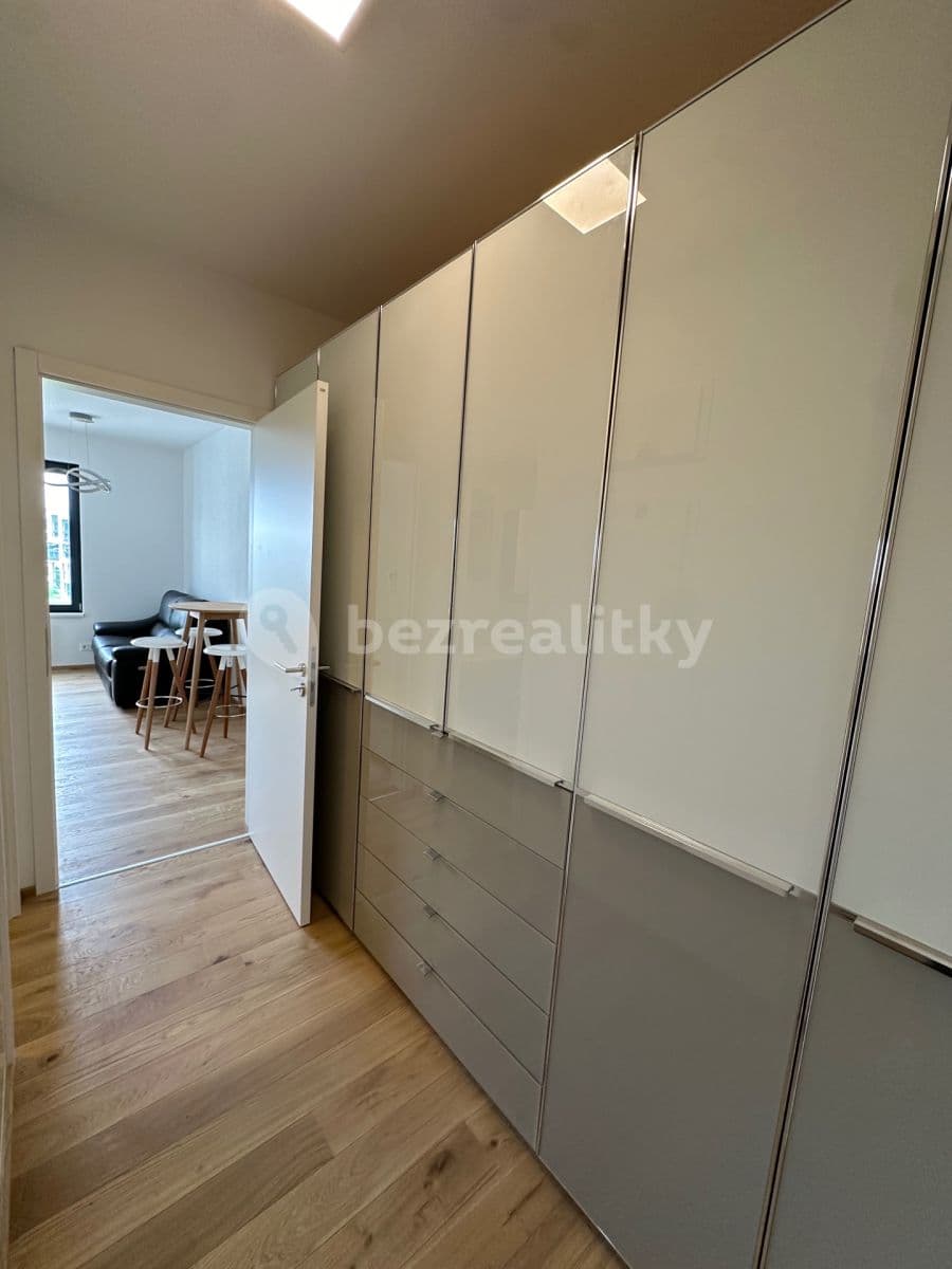 Prenájom bytu 2-izbový 40 m², Růžodolská, Praha, Praha Prenájom bytu 2-izbový 40 m², Růžodolská, Praha, Praha