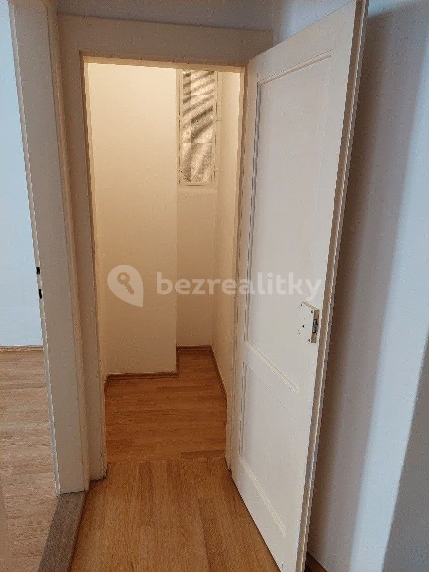 Prenájom bytu 2-izbový 54 m², U Křížku, Praha, Praha Prenájom bytu 2-izbový 54 m², U Křížku, Praha, Praha