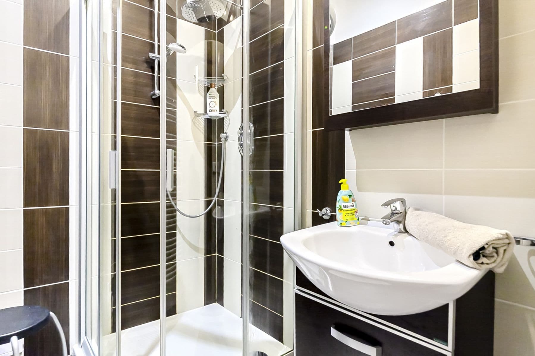 Prenájom bytu 50 m², U Obecního dvora, Praha, Praha Prenájom bytu 50 m², U Obecního dvora, Praha, Praha