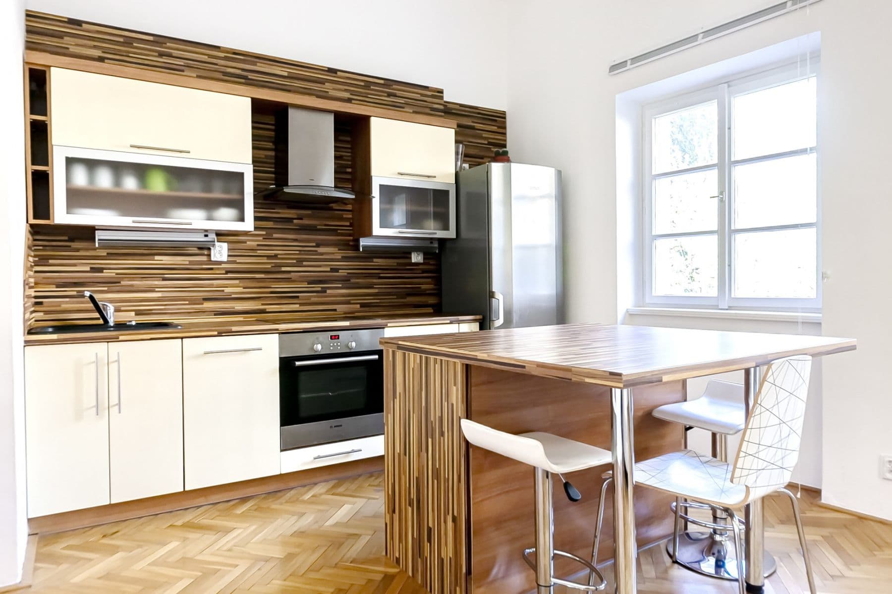 Prenájom bytu 50 m², U Obecního dvora, Praha, Praha Prenájom bytu 50 m², U Obecního dvora, Praha, Praha