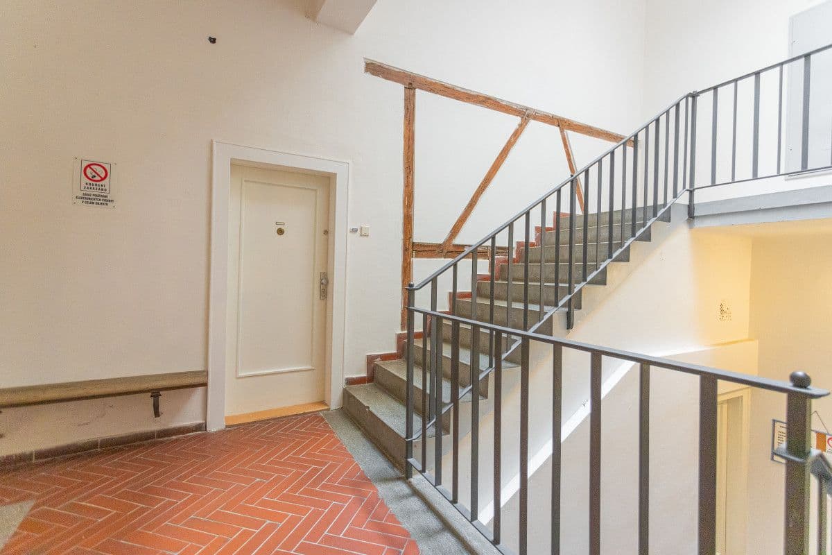 Prenájom bytu 50 m², U Obecního dvora, Praha, Praha Prenájom bytu 50 m², U Obecního dvora, Praha, Praha