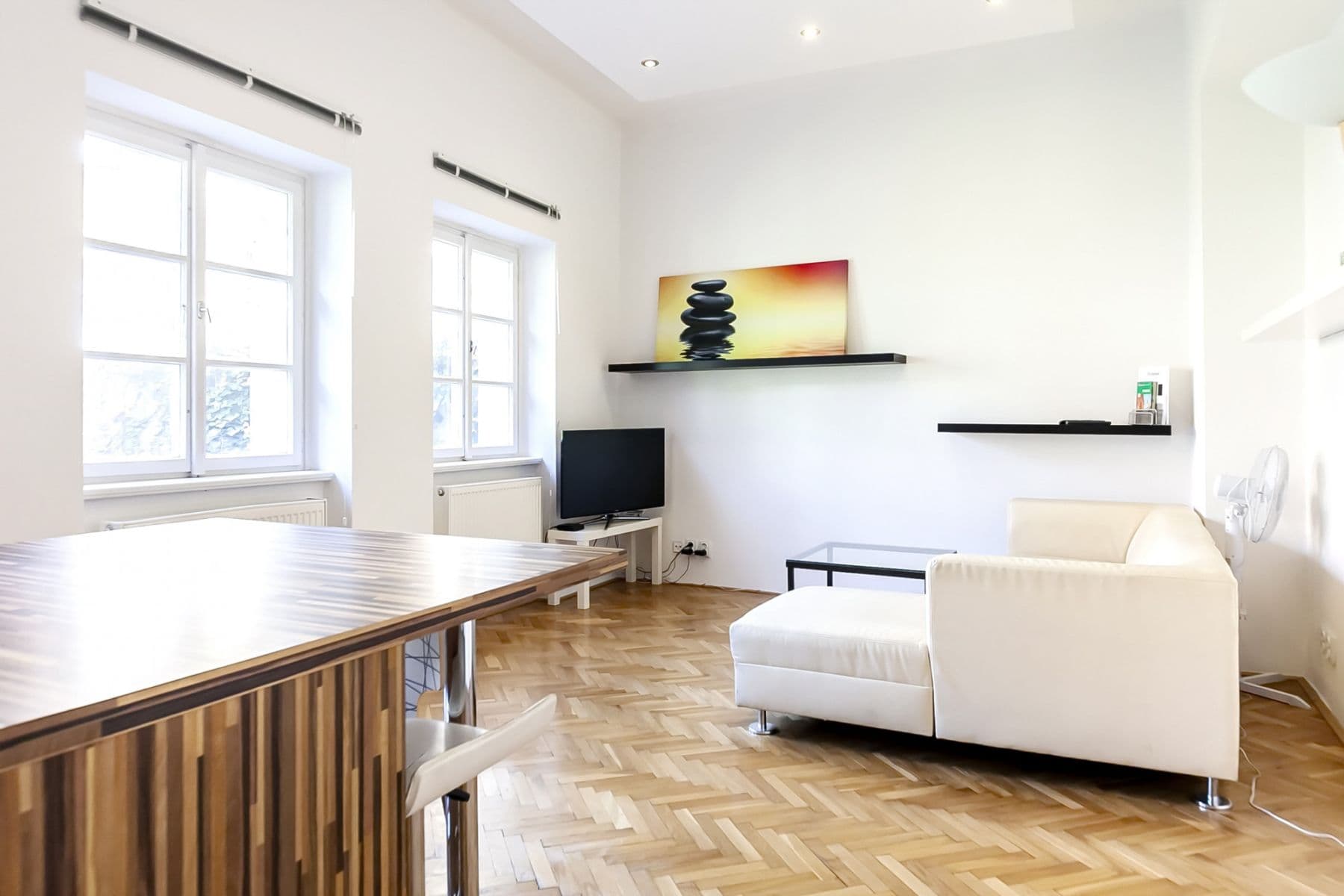 Prenájom bytu 50 m², U Obecního dvora, Praha, Praha Prenájom bytu 50 m², U Obecního dvora, Praha, Praha