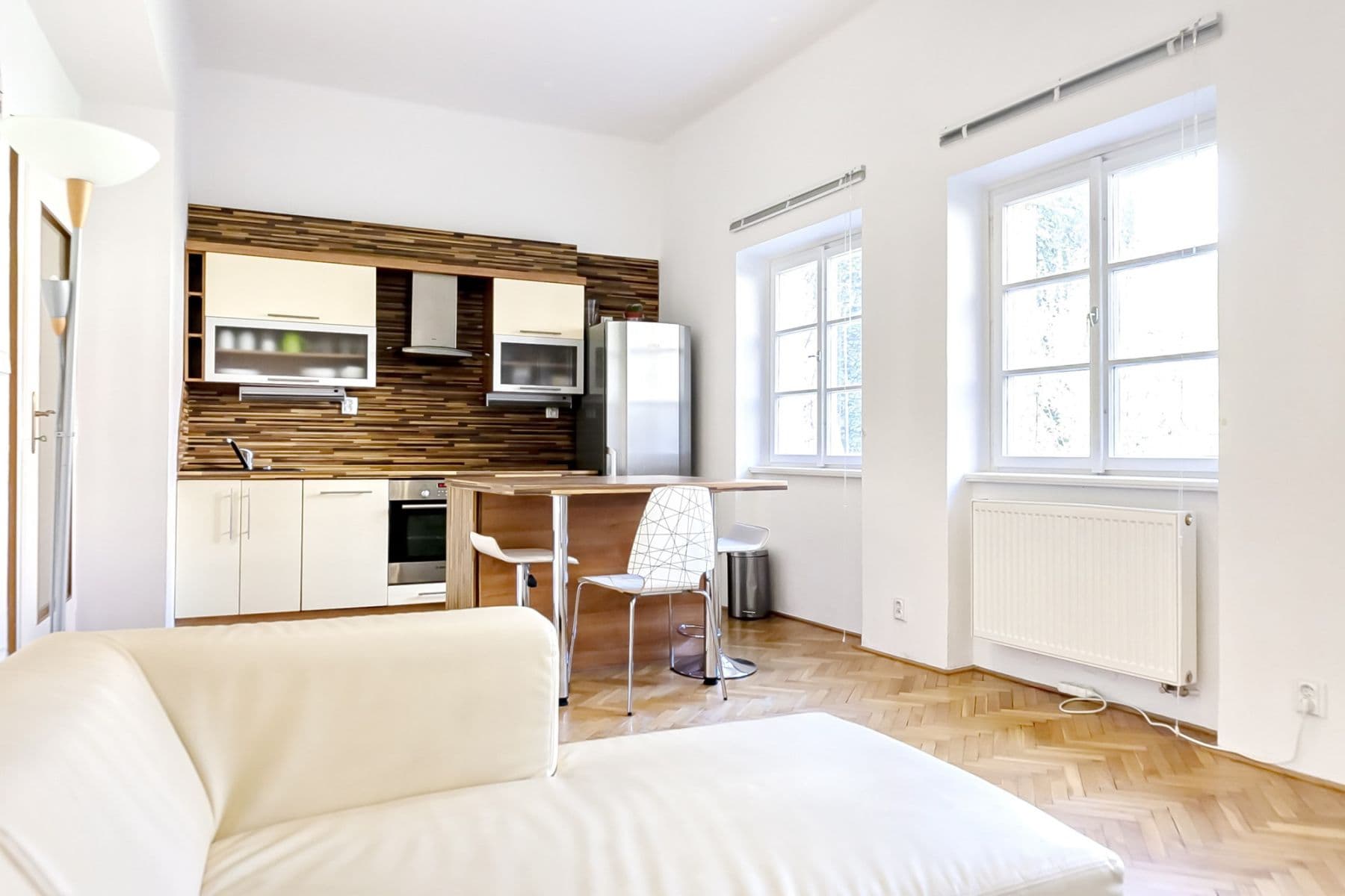 Prenájom bytu 50 m², U Obecního dvora, Praha, Praha Prenájom bytu 50 m², U Obecního dvora, Praha, Praha