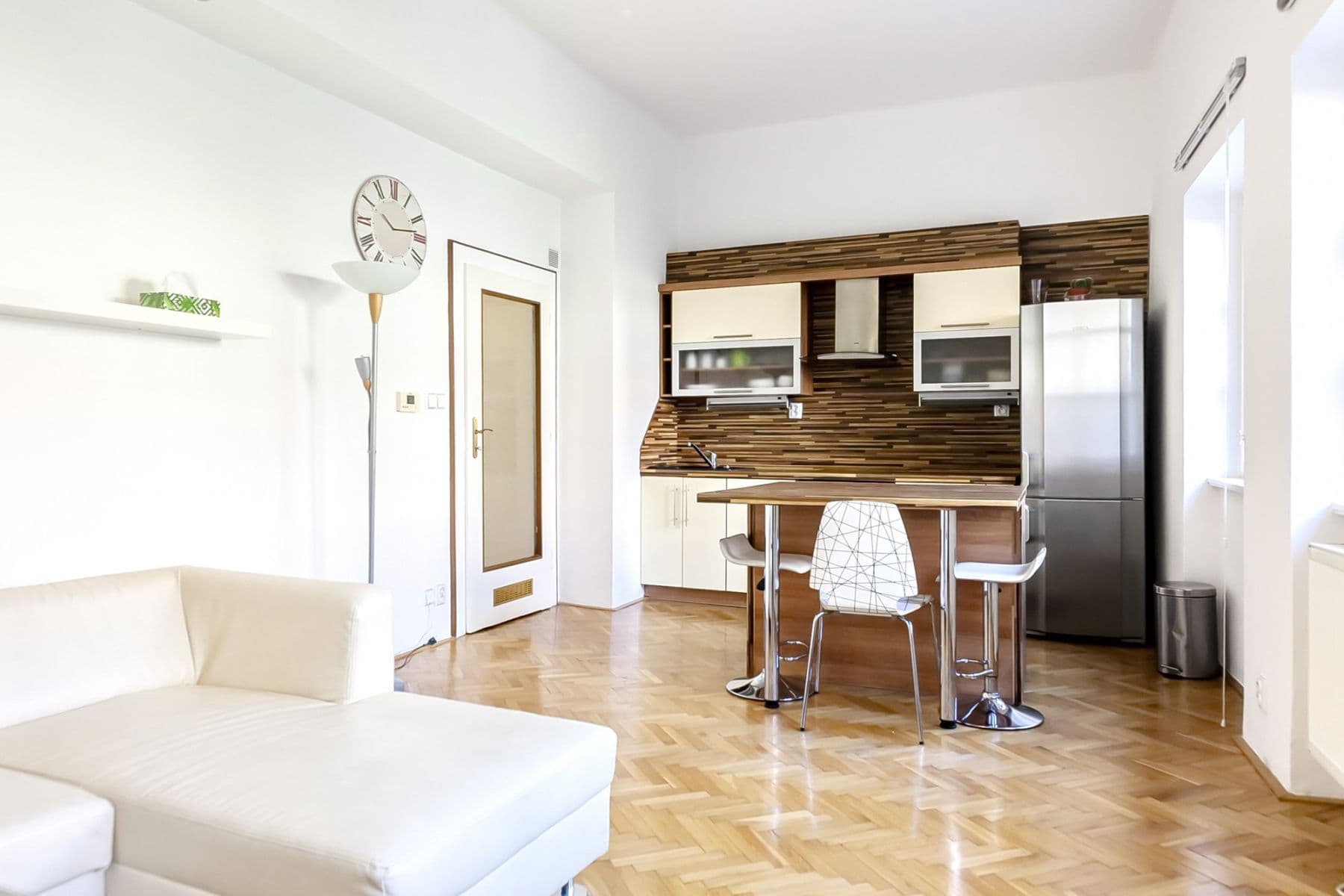 Prenájom bytu 50 m², U Obecního dvora, Praha, Praha Prenájom bytu 50 m², U Obecního dvora, Praha, Praha