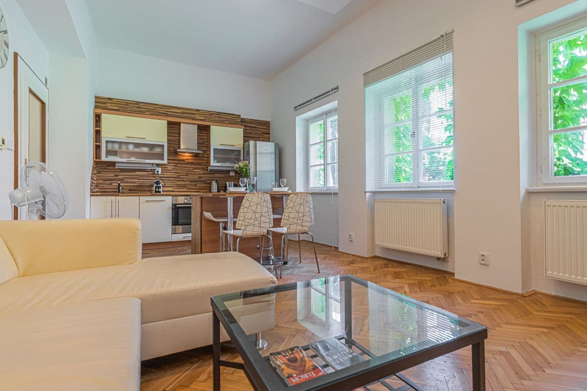 Prenájom bytu 50 m², U Obecního dvora, Praha, Praha Prenájom bytu 50 m², U Obecního dvora, Praha, Praha