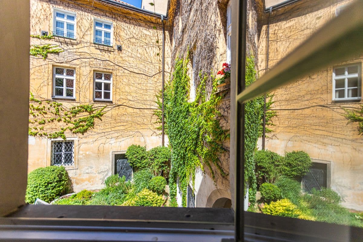 Prenájom bytu 50 m², U Obecního dvora, Praha, Praha Prenájom bytu 50 m², U Obecního dvora, Praha, Praha