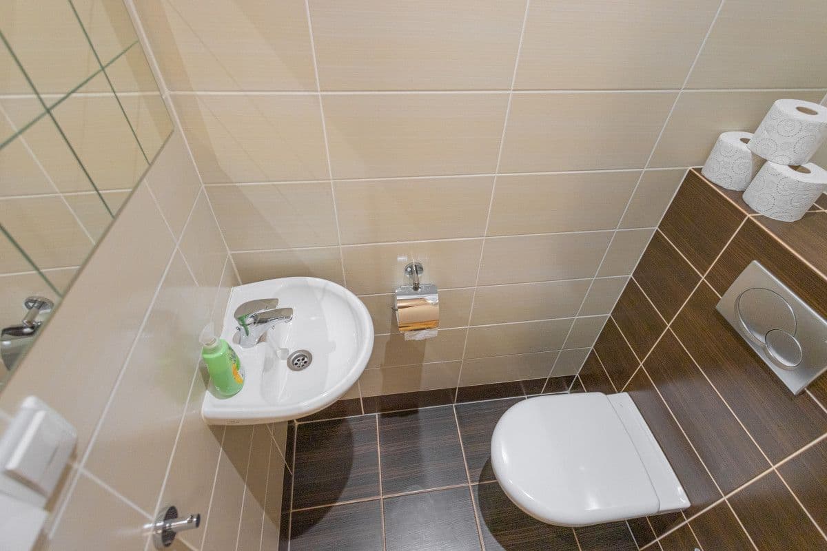Prenájom bytu 50 m², U Obecního dvora, Praha, Praha Prenájom bytu 50 m², U Obecního dvora, Praha, Praha