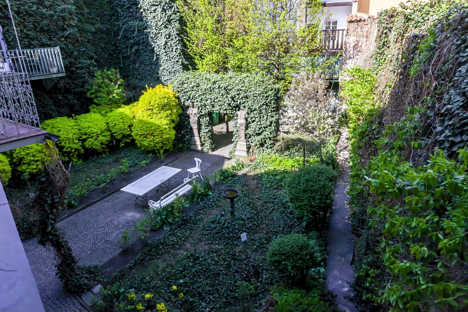Prenájom bytu 50 m², U Obecního dvora, Praha, Praha Prenájom bytu 50 m², U Obecního dvora, Praha, Praha