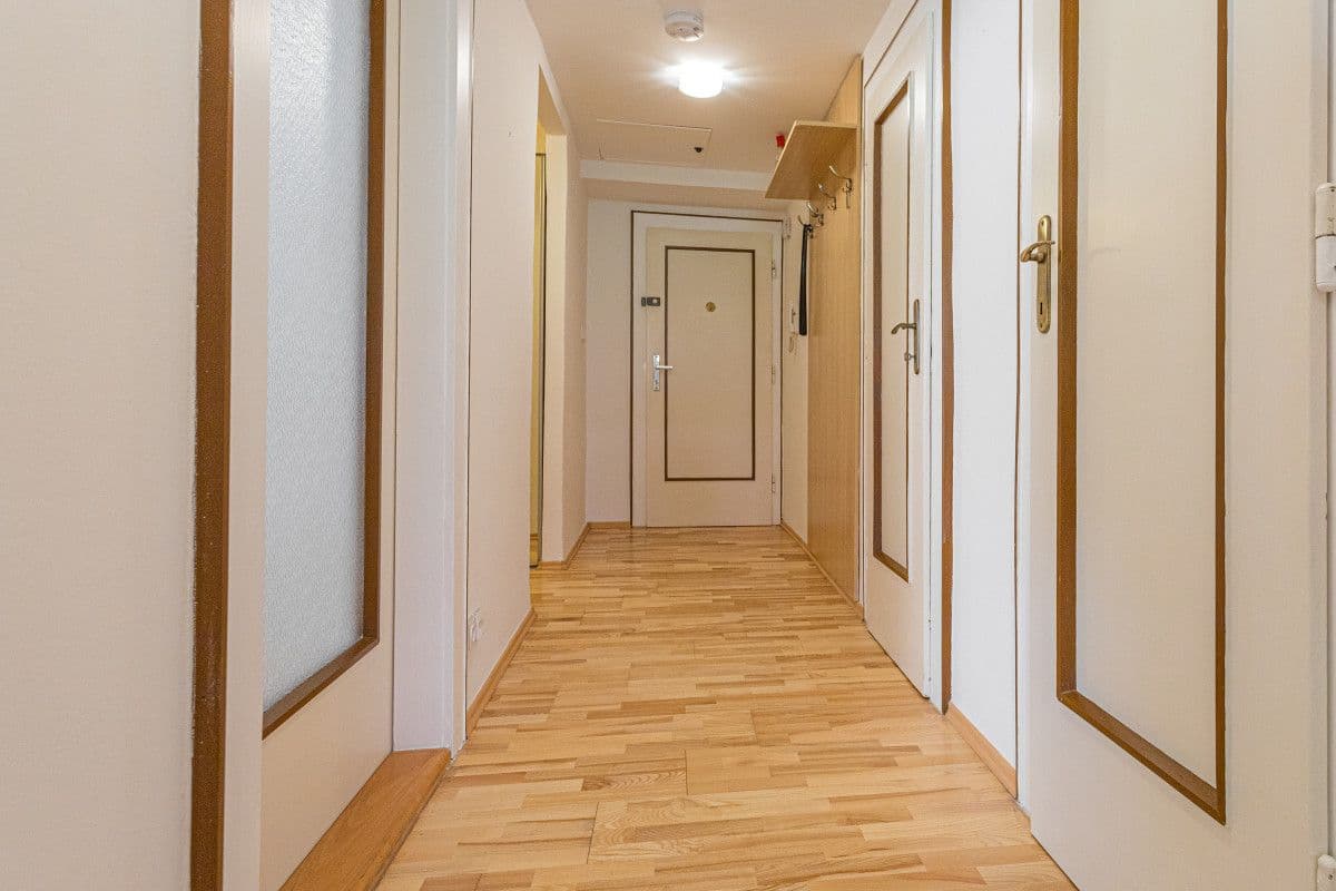 Prenájom bytu 50 m², U Obecního dvora, Praha, Praha Prenájom bytu 50 m², U Obecního dvora, Praha, Praha